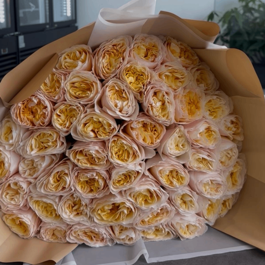 Cream yellow garden rose bouquet
